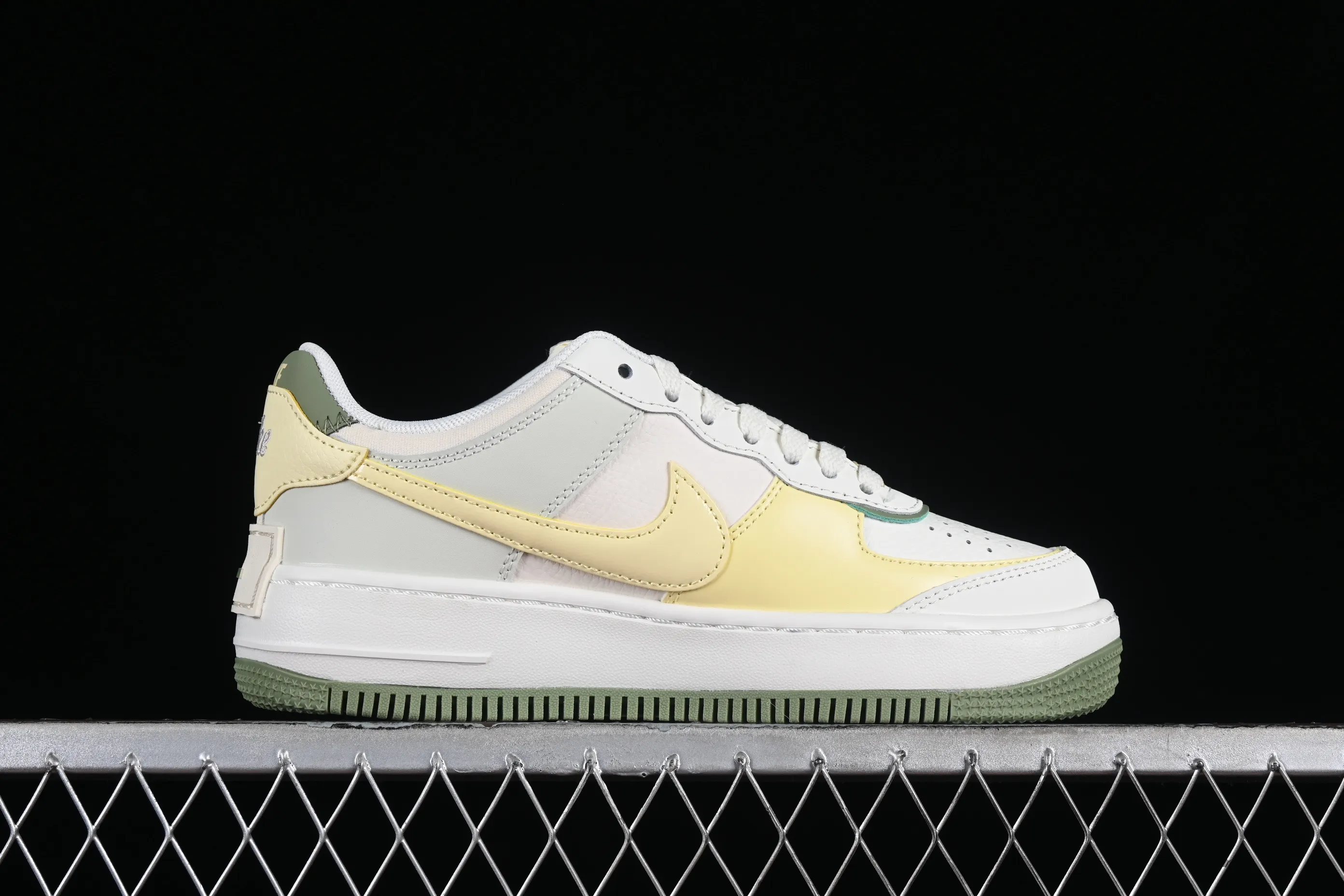 All Categories Nk Air Force 1 Air Force Series Nk Air Force 1 Shadow Air Force Lightweight Increase Nk Air Force 1 Shadow Air Force One Lightweight Increase Low-top Versatile Sneakers FN6335-101